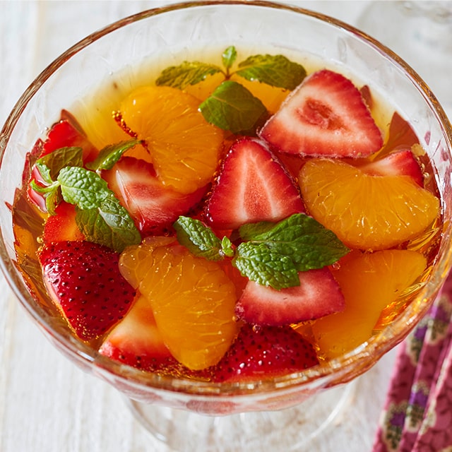 12月のレシピ「苺とみかんのフルーツティーパンチ」